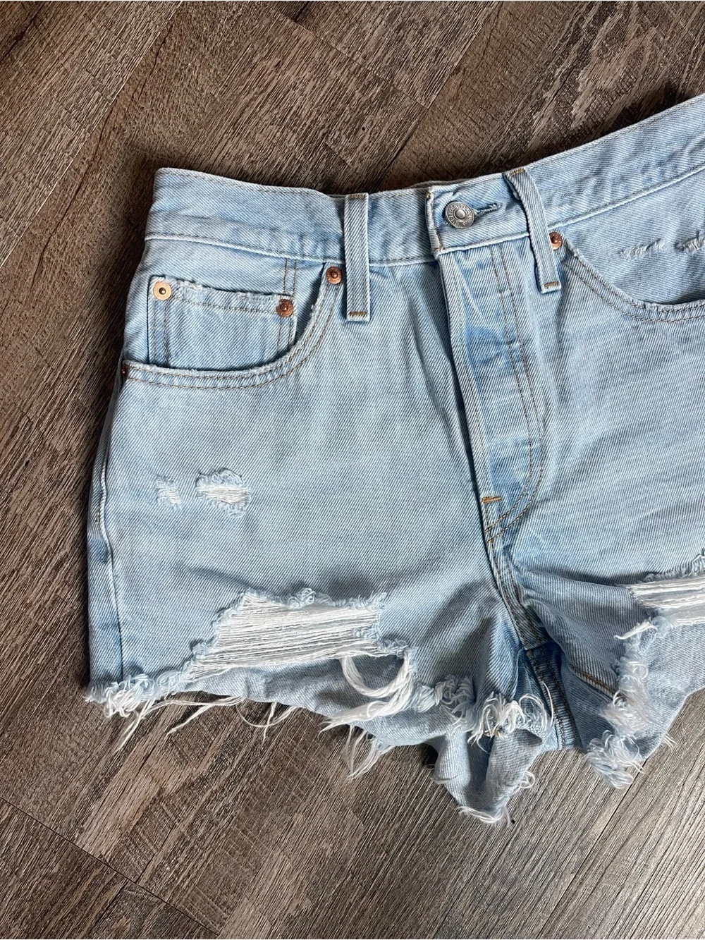 Levi’s 501 cutoff shorty shorts light wash denim